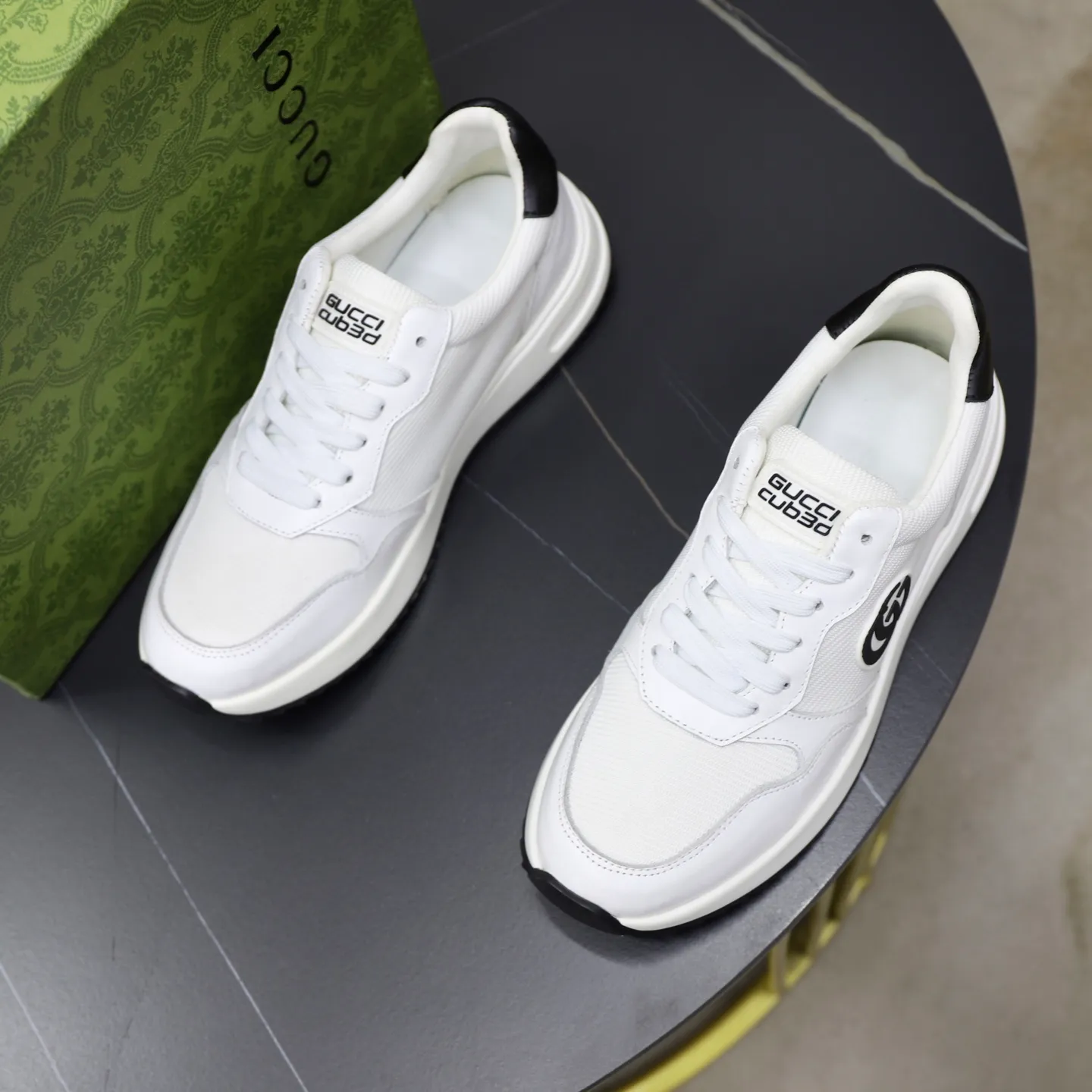 Ex-factory price: 440💰🙅‍♂️🙅‍♂️🙅‍♂️ Brand: GUCCI Standard code: 38-44 (45 customized) Grade: Same as the official website Material: Original material splicing Comfortable and breathable lining Lightweight and wear-resistant sports outsole Style category: Men's fashionable casual shoes Running sneakers Distinguished luxury brand elements Top luxury Color: actual picture color